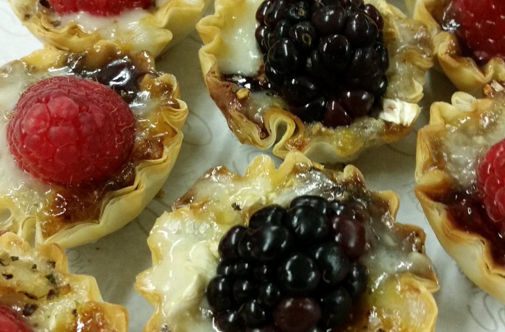Holiday Entertaining: Warm Brie & Berry Tartlets